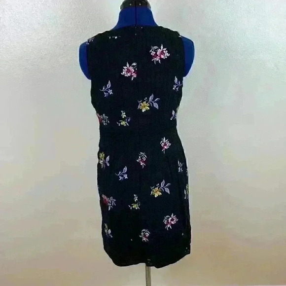 Ann Taylor Petite sheath dress. Black eyelet with floral embroidery. 6P - Picture 6 of 9